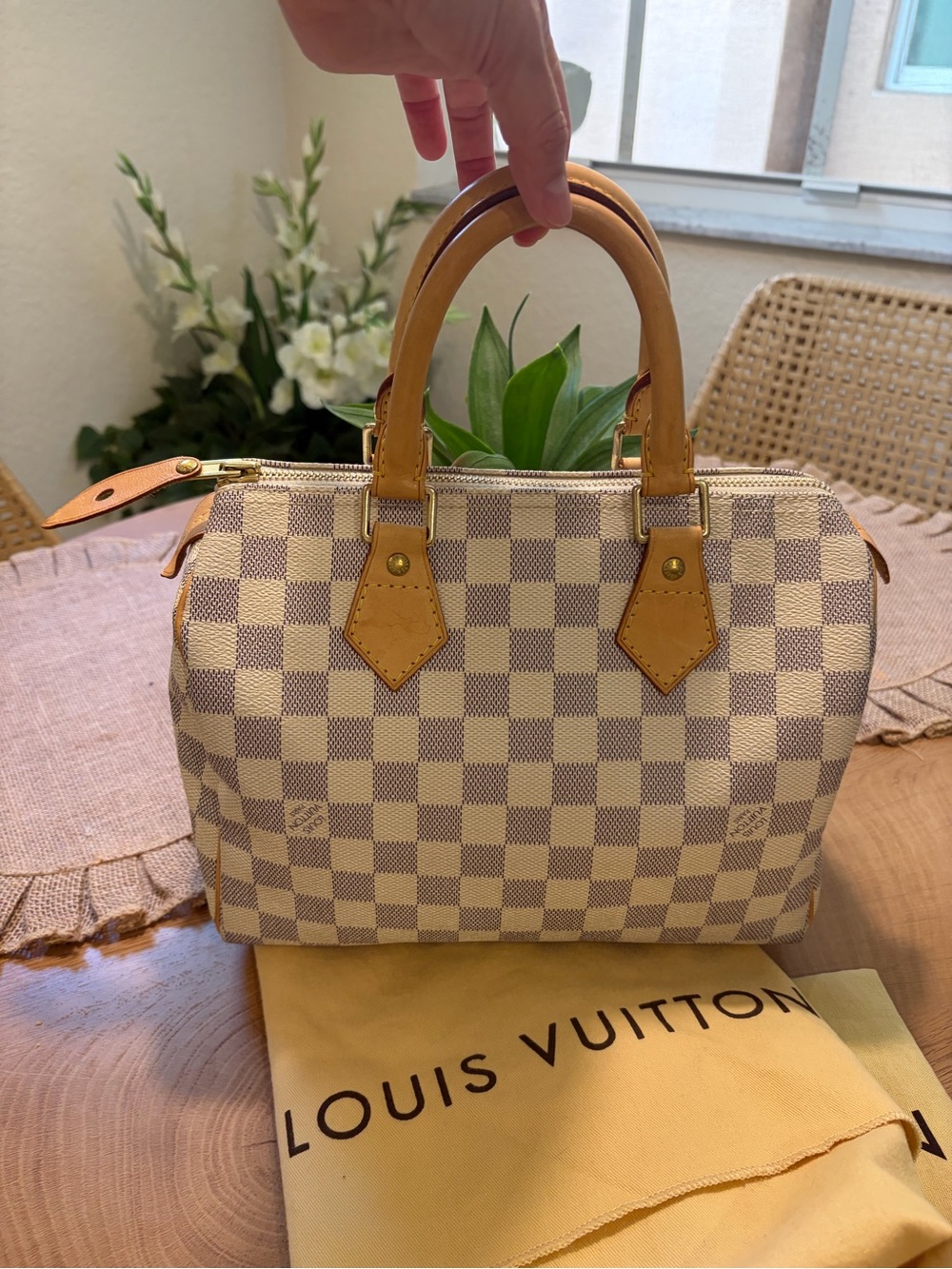 Louis Vuitton Damier Azur Speedy 25 - Picture 3 of 12